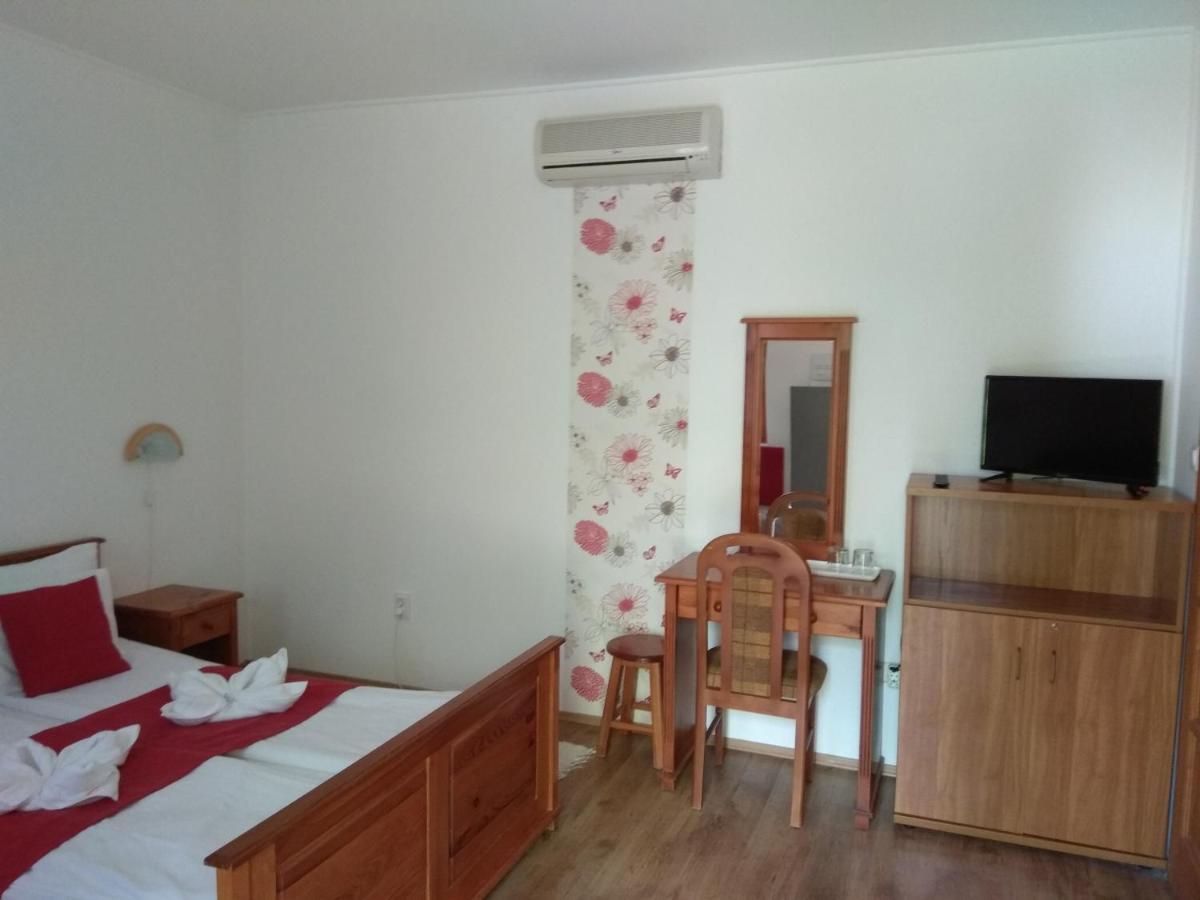 Tiszafüred Nadas Pihenopark المظهر الخارجي الصورة